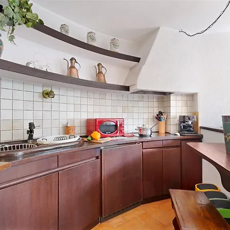 Albert's Castle Apt- Happy Appartement