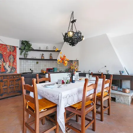 Apartment Albert's Castle By Maggiore - Happy *