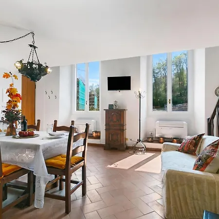 Apartment Albert's Castle By Maggiore - Happy *