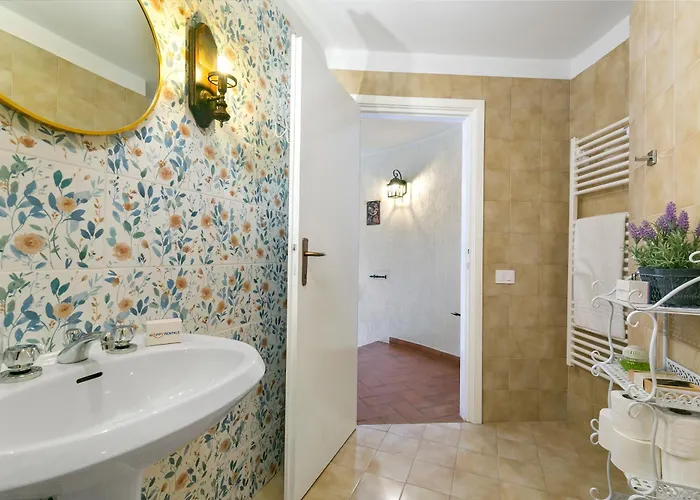 Albert's Castle Apt- Happy Διαμέρισμα *