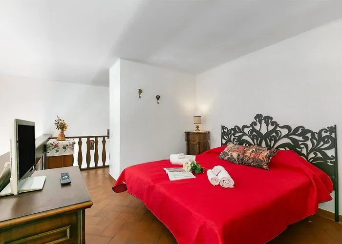 Albert's Castle Apt- Happy